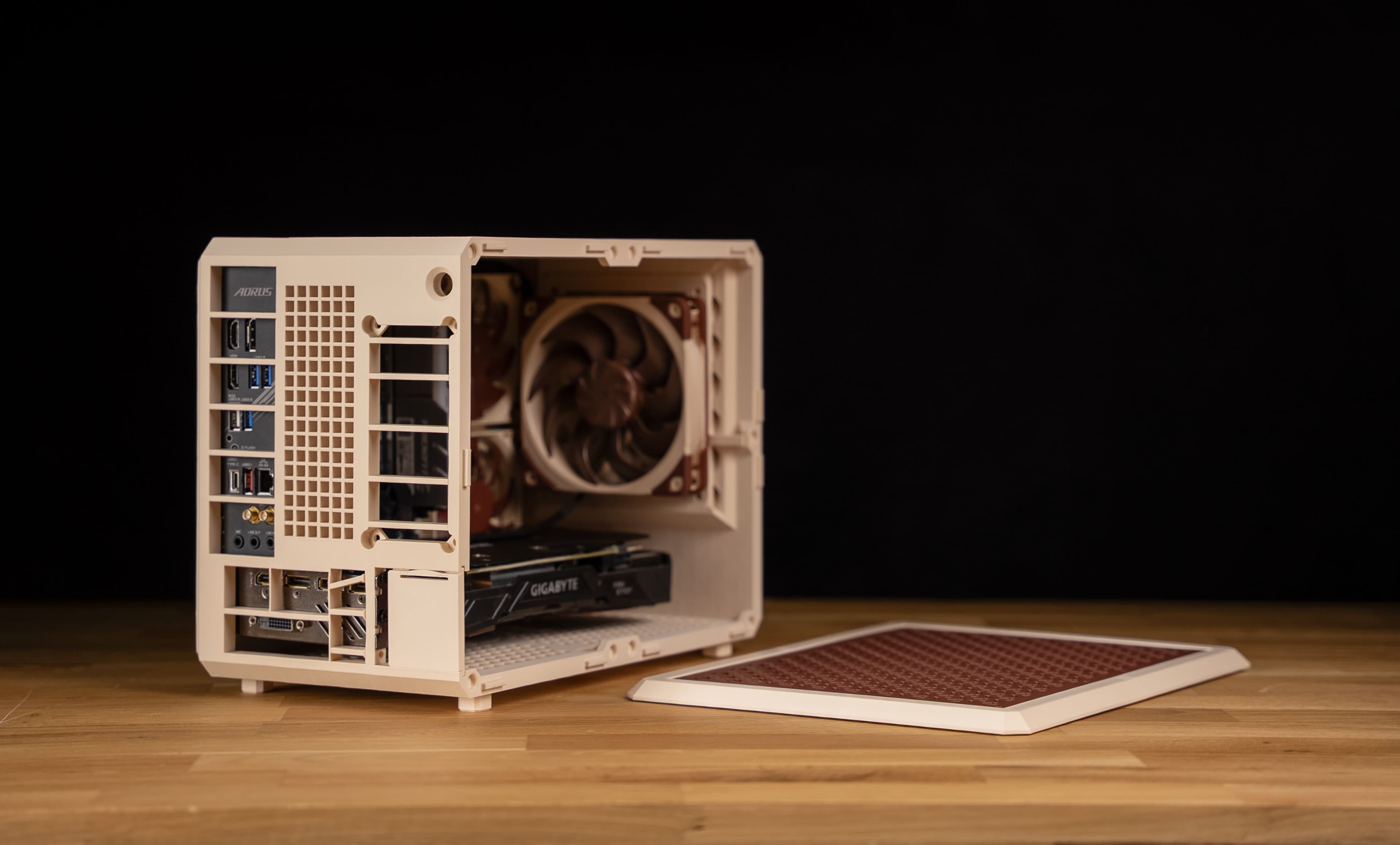 3D printed PC case in Noctua beige and brown