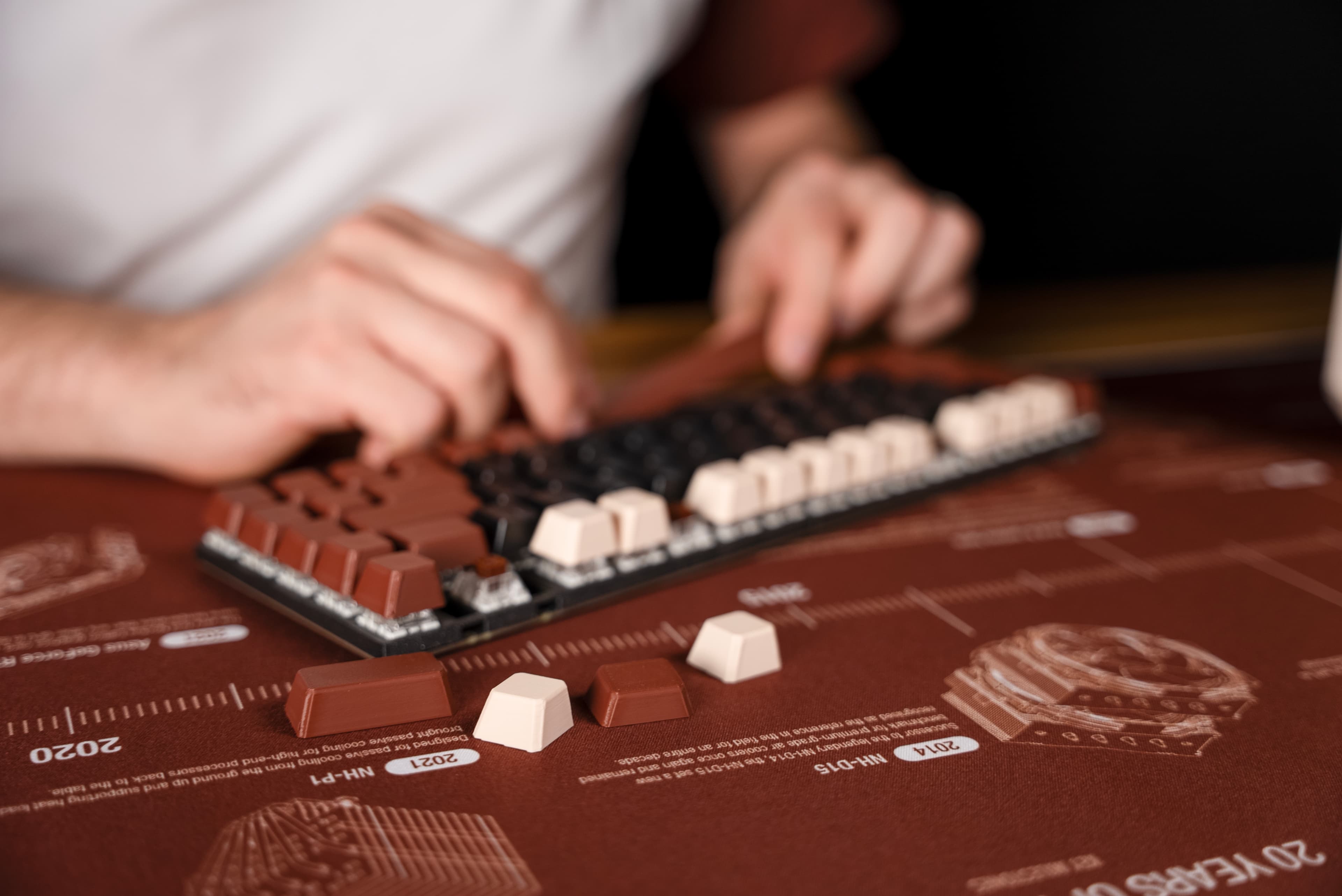 3D printed key caps in Noctua beige and brown