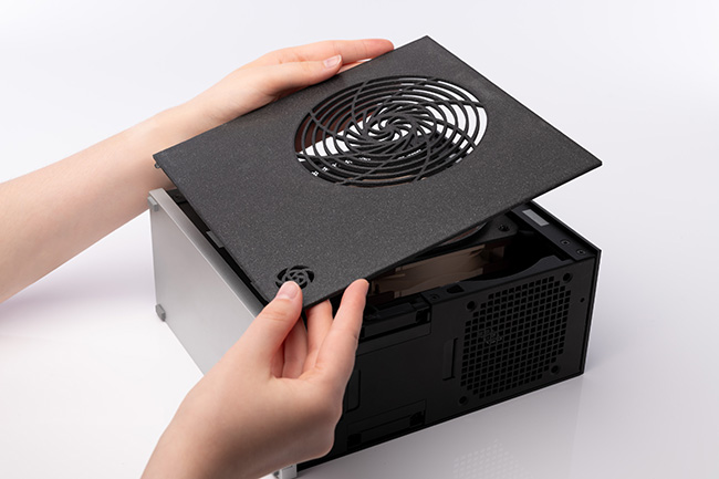 3D printed Noctua Signature grill sidepanel for Framework PC